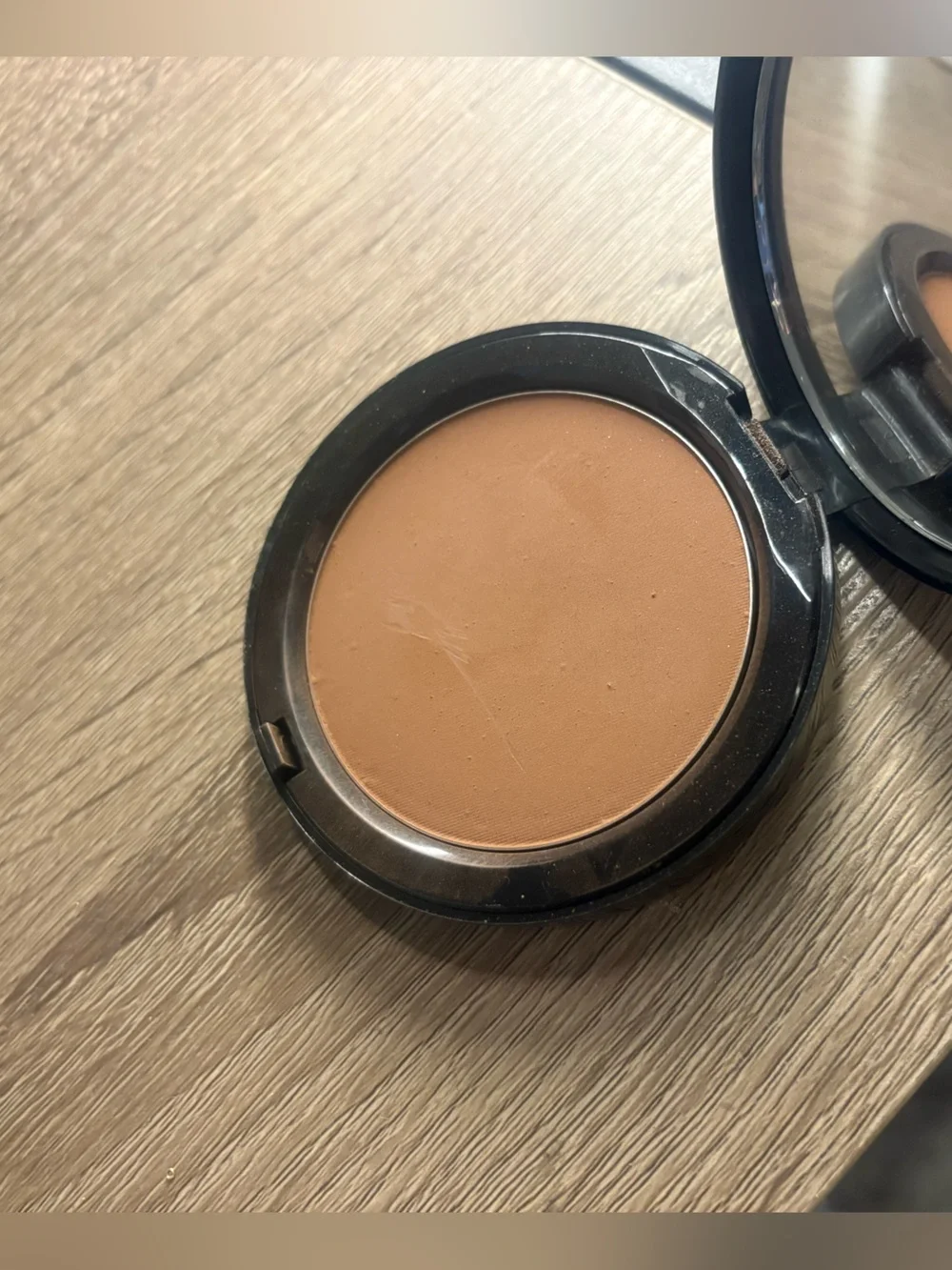 Bobbi Brown Bronzing Powder 🌵Deep Chocolate